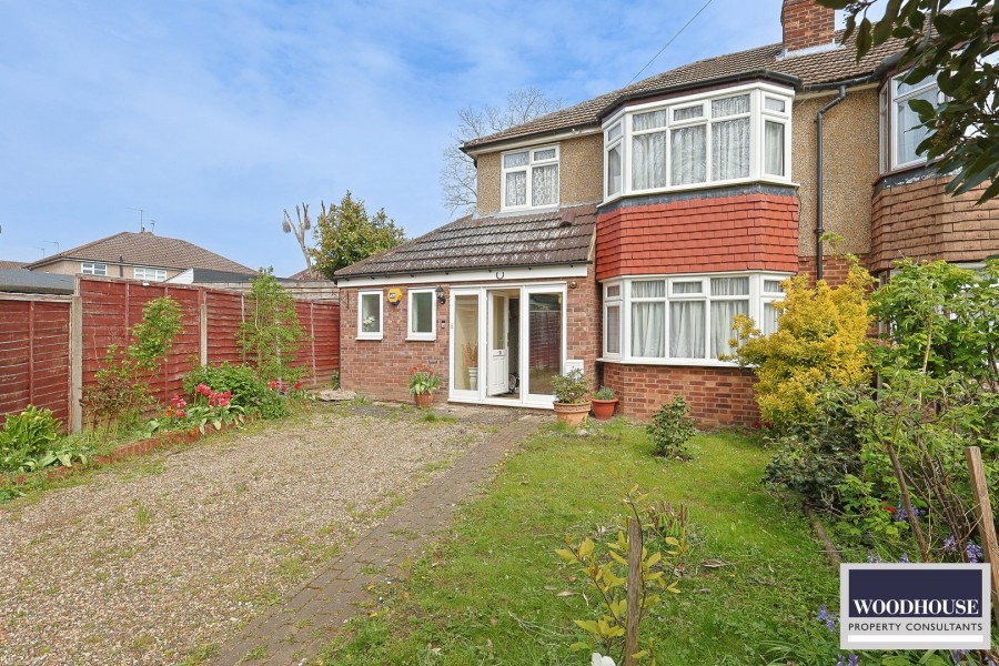 Images for Salisbury Crescent, Waltham Cross, Hertfordshire EAID:3131305421 BID:11055924