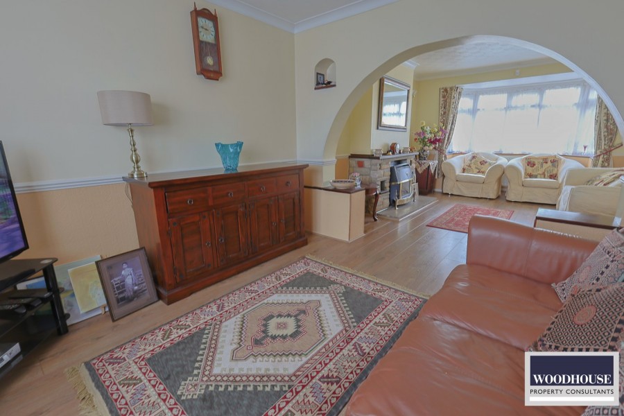 Images for Salisbury Crescent, Waltham Cross, Hertfordshire EAID:3131305421 BID:11055924
