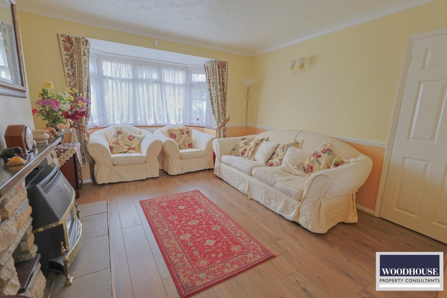 Images for Salisbury Crescent, Waltham Cross, Hertfordshire EAID:3131305421 BID:11055924