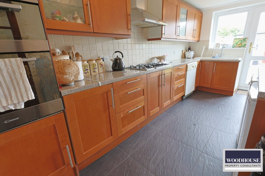 Images for Salisbury Crescent, Waltham Cross, Hertfordshire EAID:3131305421 BID:11055924