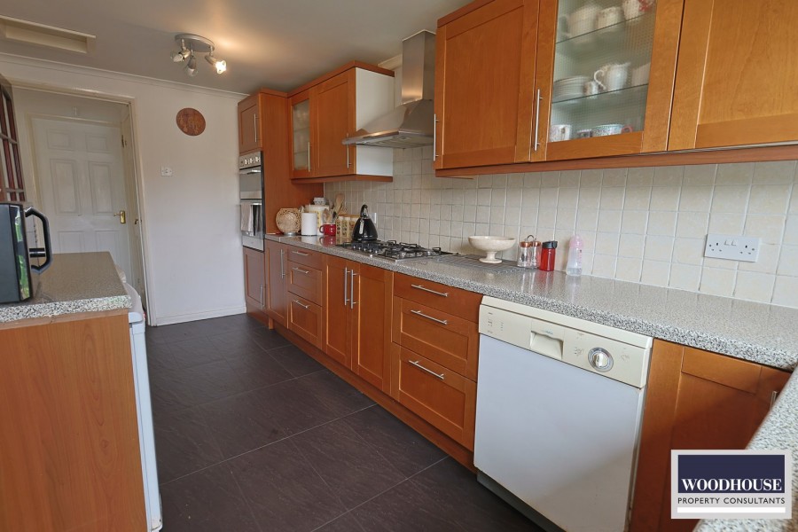 Images for Salisbury Crescent, Waltham Cross, Hertfordshire EAID:3131305421 BID:11055924