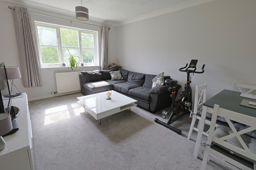 Images for Parkside, Waltham Cross, Hertfordshire EAID:3131305421 BID:11055924