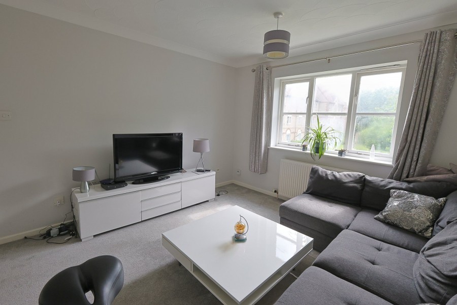 Images for Parkside, Waltham Cross, Hertfordshire EAID:3131305421 BID:11055924