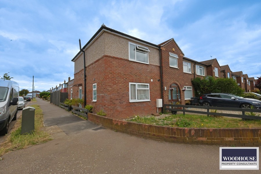 Images for Central Avenue, Waltham Cross, Hertfordshire EAID:3131305421 BID:11055924
