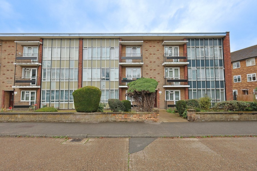 Images for High Street, Cheshunt, Hertfordshire EAID:3131305421 BID:11055924