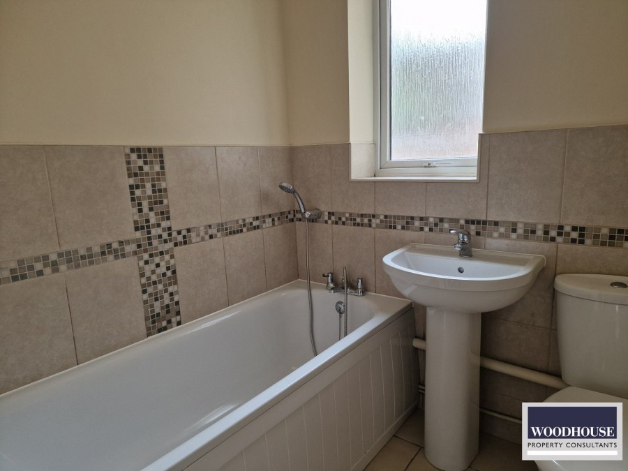 Images for Stonehorse Road, Enfield, Greater London EAID:3131305421 BID:11055924