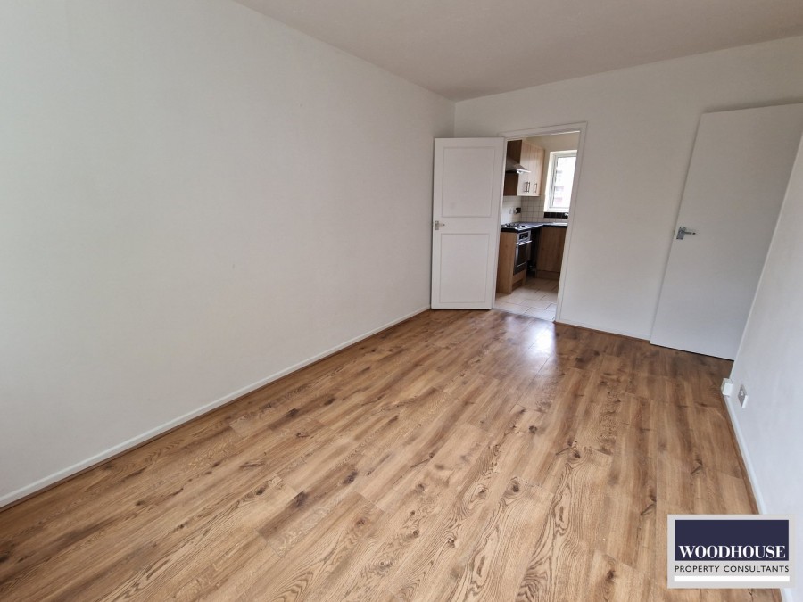 Images for Stonehorse Road, Enfield, Greater London EAID:3131305421 BID:11055924