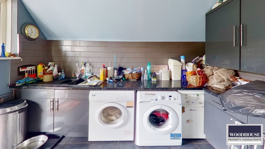 Images for Silver Street, Goffs Oak, Hertfordshire EAID:3131305421 BID:11055924