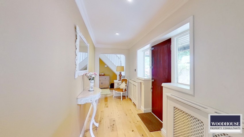 Images for Silver Street, Goffs Oak, Hertfordshire EAID:3131305421 BID:11055924