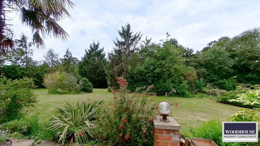 Images for Silver Street, Goffs Oak, Hertfordshire EAID:3131305421 BID:11055924