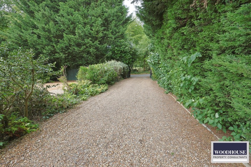 Images for Silver Street, Goffs Oak, Hertfordshire EAID:3131305421 BID:11055924