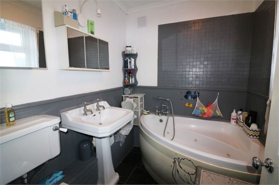 Images for Albury Grove Road, Cheshunt, Hertfordshire EAID:3131305421 BID:11055924