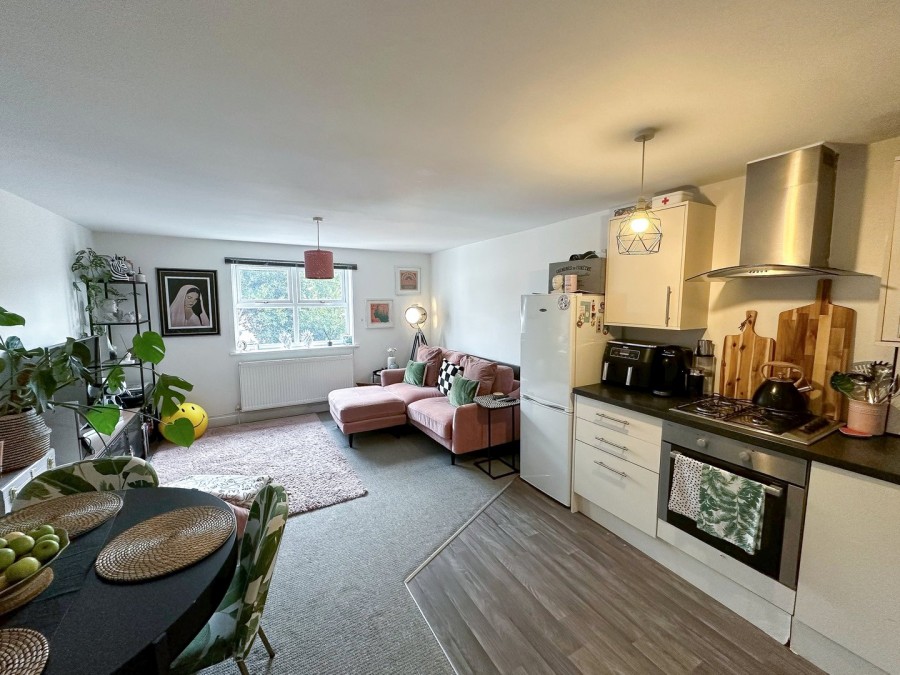 Images for Queens Road, Waltham Cross, Hertfordshire EAID:3131305421 BID:11055924