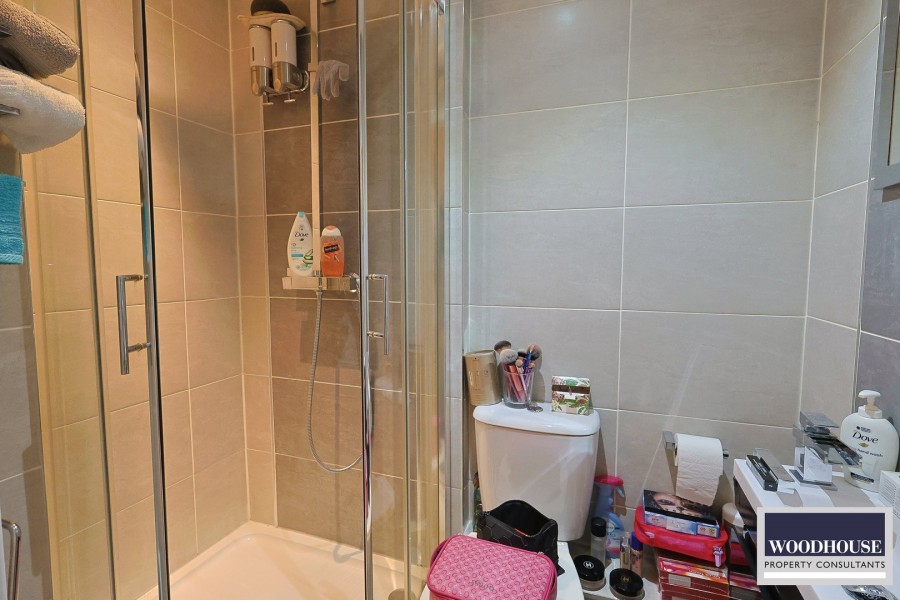 Images for Cheshunt, Waltham Cross, Hertfordshire EAID:3131305421 BID:11055924