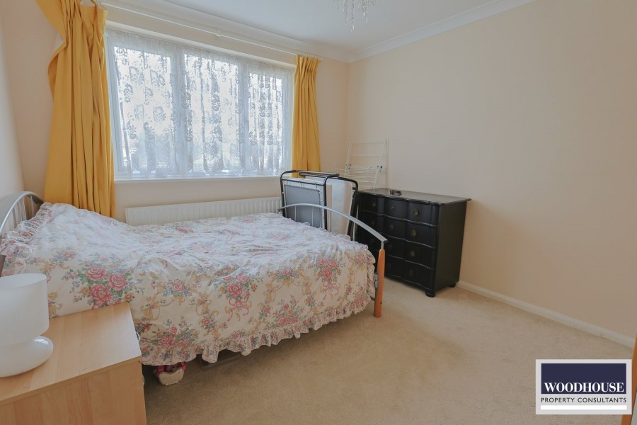 Images for Salisbury Crescent, Waltham Cross, Hertfordshire EAID:3131305421 BID:11055924