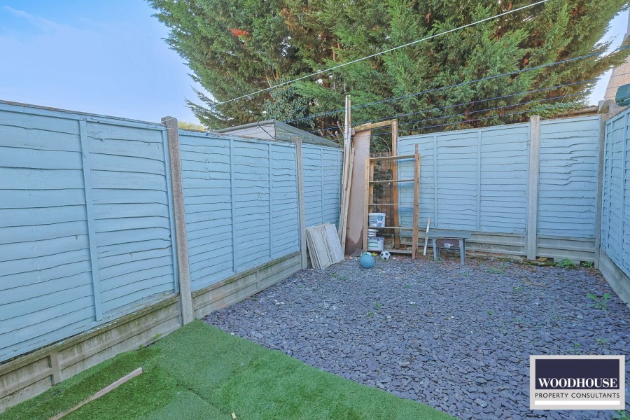Images for Cheshunt, Waltham Cross, Hertfordshire EAID:3131305421 BID:11055924
