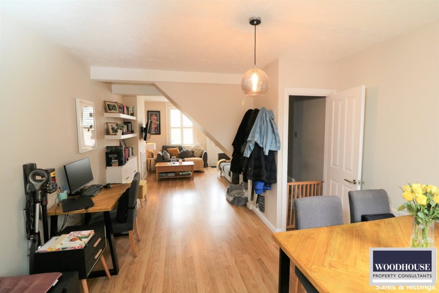 Images for Railway Road, Waltham Cross, Hertfordshire EAID:3131305421 BID:11055924