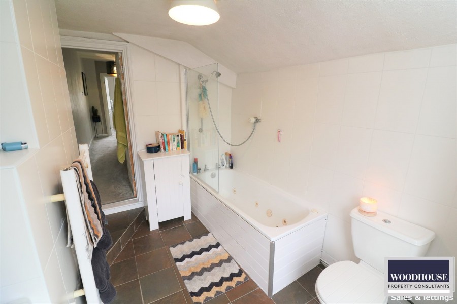 Images for Railway Road, Waltham Cross, Hertfordshire EAID:3131305421 BID:11055924