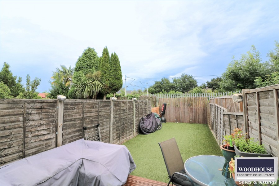 Images for Railway Road, Waltham Cross, Hertfordshire EAID:3131305421 BID:11055924