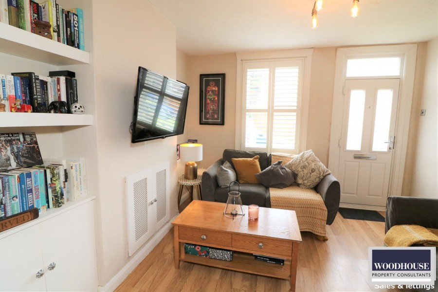 Images for Railway Road, Waltham Cross, Hertfordshire EAID:3131305421 BID:11055924