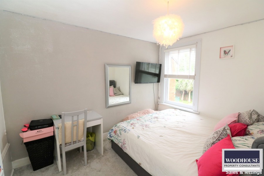 Images for Railway Road, Waltham Cross, Hertfordshire EAID:3131305421 BID:11055924