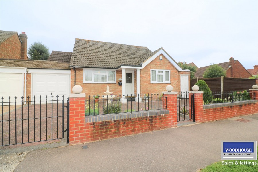 Images for Cheshunt, Waltham Cross, Hertfordshire EAID:3131305421 BID:11055924