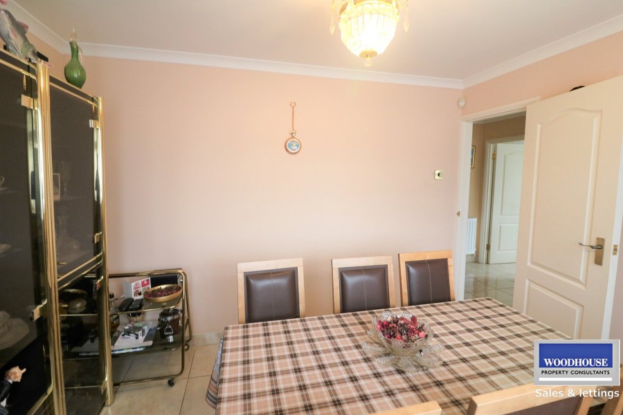 Images for Cheshunt, Waltham Cross, Hertfordshire EAID:3131305421 BID:11055924