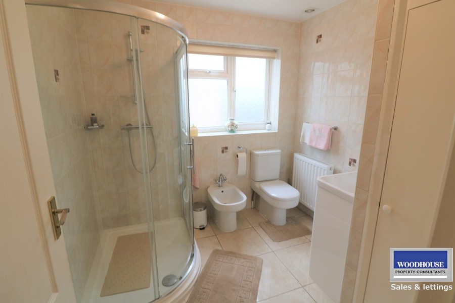 Images for Cheshunt, Waltham Cross, Hertfordshire EAID:3131305421 BID:11055924