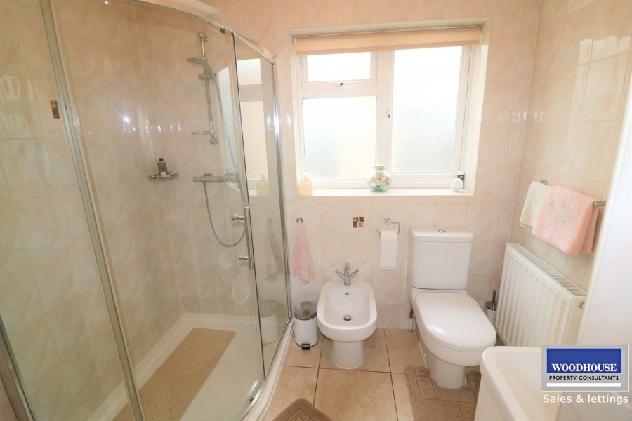 Images for Cheshunt, Waltham Cross, Hertfordshire EAID:3131305421 BID:11055924