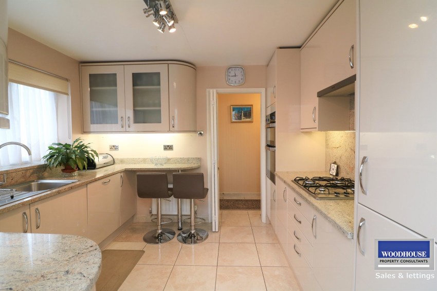 Images for Cheshunt, Waltham Cross, Hertfordshire EAID:3131305421 BID:11055924