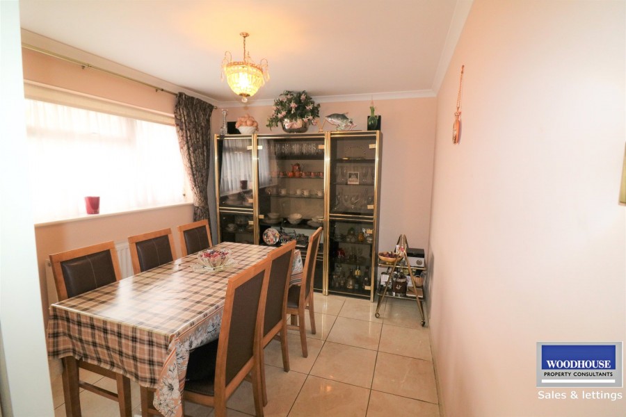 Images for Cheshunt, Waltham Cross, Hertfordshire EAID:3131305421 BID:11055924
