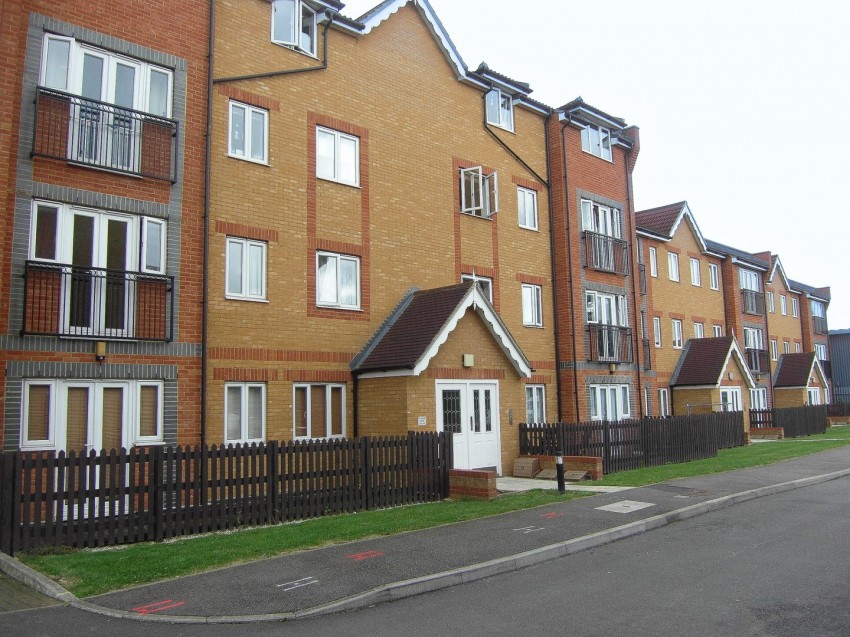 Images for Foundry Gate, Waltham Cross, Hertfordshire EAID:3131305421 BID:11055924