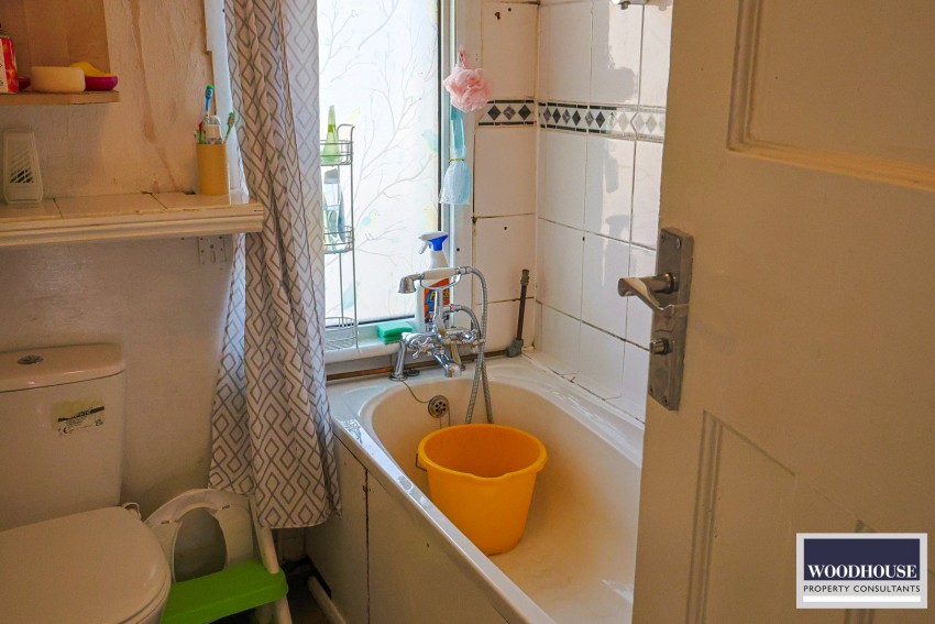 Images for Cheshunt, Waltham Cross, Hertfordshire EAID:3131305421 BID:11055924