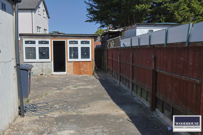 Images for Cheshunt, Waltham Cross, Hertfordshire EAID:3131305421 BID:11055924