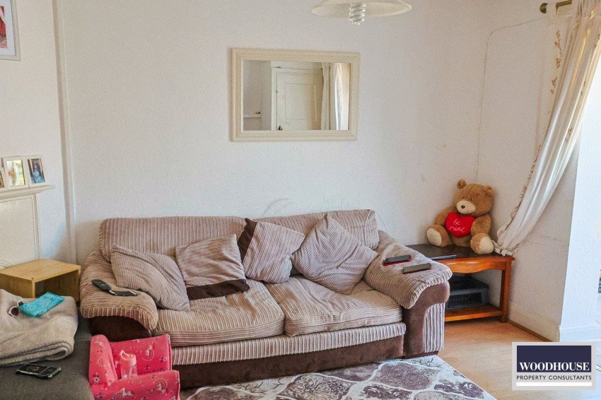 Images for Cheshunt, Waltham Cross, Hertfordshire EAID:3131305421 BID:11055924
