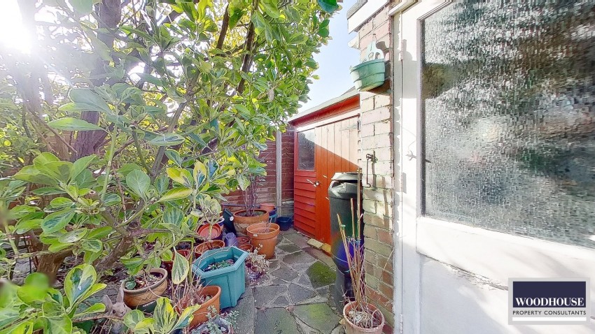 Images for Theobalds Lane, Waltham Cross, Hertfordshire EAID:3131305421 BID:11055924