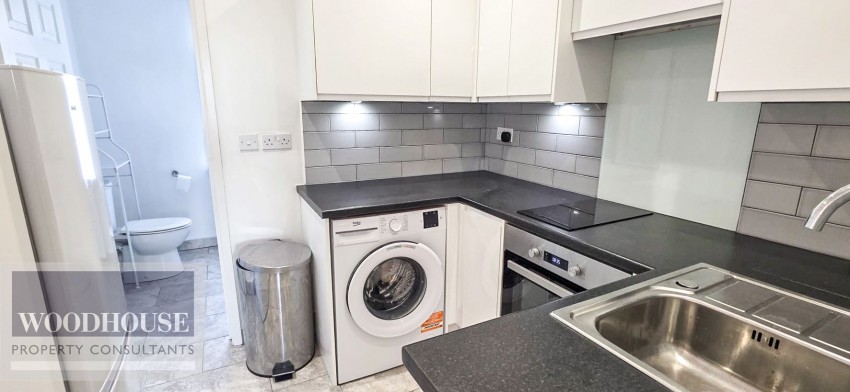 Images for Trinity Lane, Waltham Cross, Hertfordshire EAID:3131305421 BID:11055924