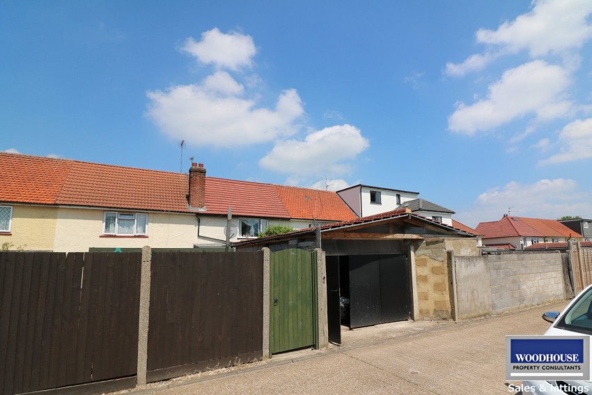Images for Franklin Avenue, Cheshunt, Hertfordshire EAID:3131305421 BID:11055924