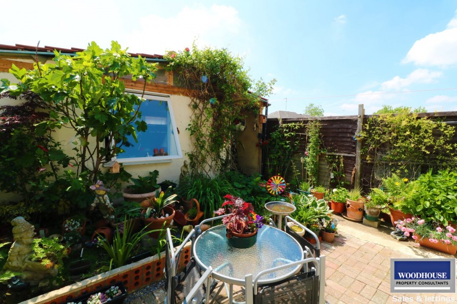Images for Franklin Avenue, Cheshunt, Hertfordshire EAID:3131305421 BID:11055924