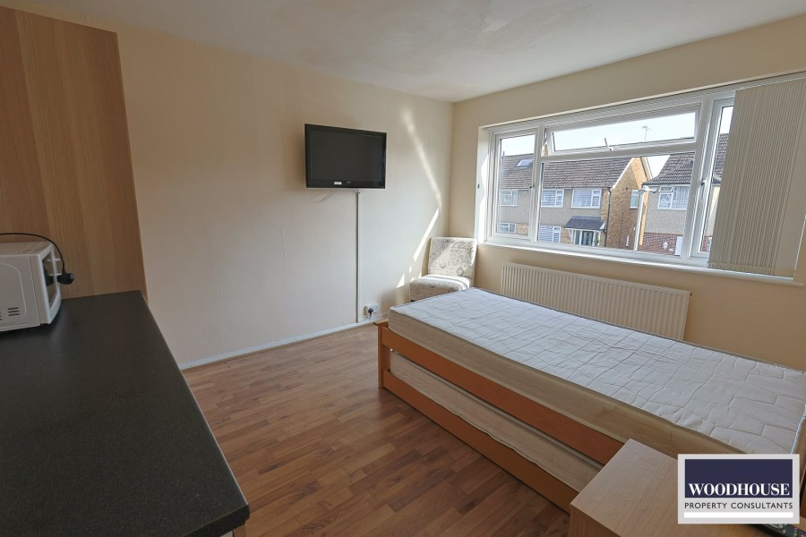 Images for Ashdown Crescent, Cheshunt, Hertfordshire EAID:3131305421 BID:11055924