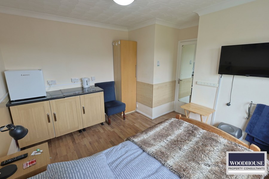 Images for Ashdown Crescent, Cheshunt, Hertfordshire EAID:3131305421 BID:11055924