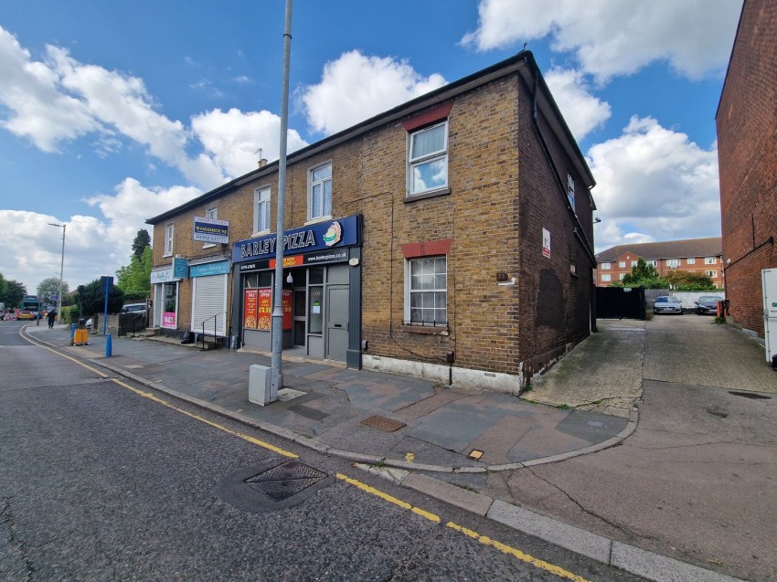 Images for Cheshunt, Waltham Cross, Hertfordshire EAID:3131305421 BID:11055924
