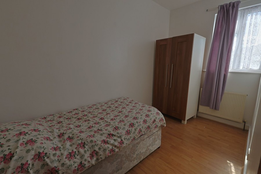 Images for Cheshunt, Waltham Cross, Hertfordshire EAID:3131305421 BID:11055924