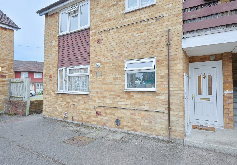 Images for Cheshunt, Waltham Cross, Hertfordshire EAID:3131305421 BID:11055924