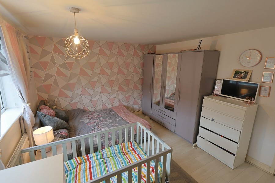 Images for Cheshunt, Waltham Cross, Hertfordshire EAID:3131305421 BID:11055924