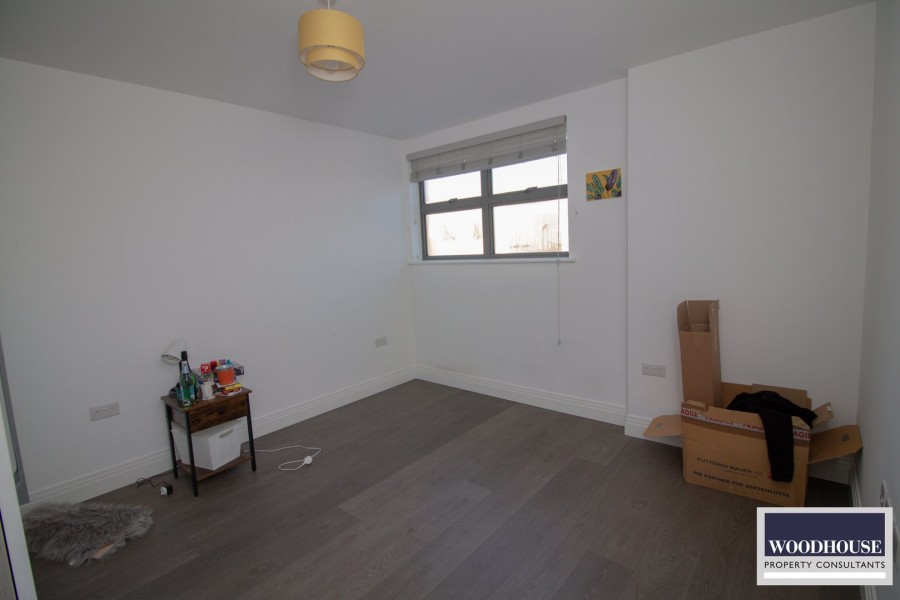 Images for Cheshunt, Waltham Cross, Hertfordshire EAID:3131305421 BID:11055924