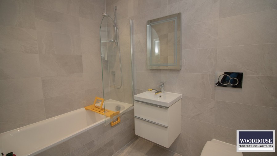 Images for Cheshunt, Waltham Cross, Hertfordshire EAID:3131305421 BID:11055924