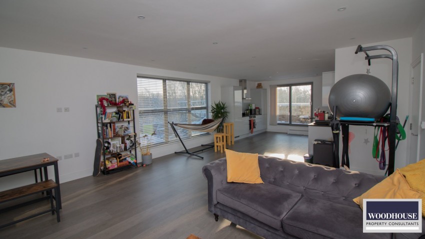 Images for Cheshunt, Waltham Cross, Hertfordshire EAID:3131305421 BID:11055924