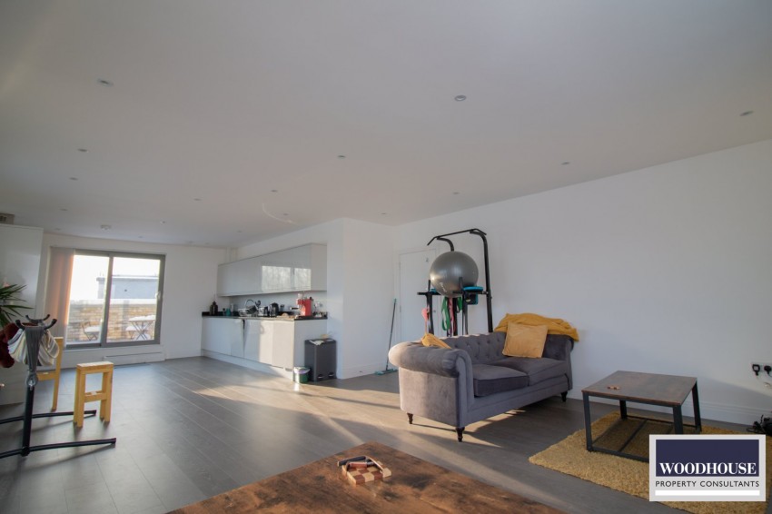 Images for Cheshunt, Waltham Cross, Hertfordshire EAID:3131305421 BID:11055924