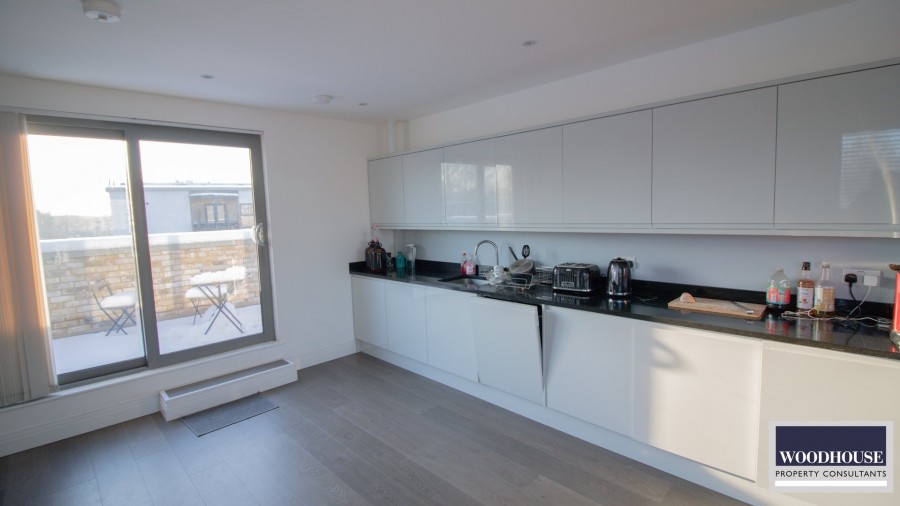 Images for Cheshunt, Waltham Cross, Hertfordshire EAID:3131305421 BID:11055924